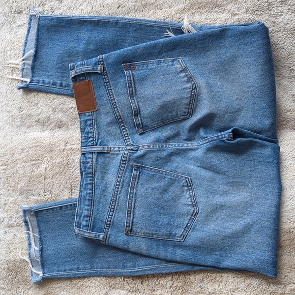 Madewell Distressed The High Rise Slim Boyfriend Raw Hem Blue Jean Size 25 - Picture 7 of 7